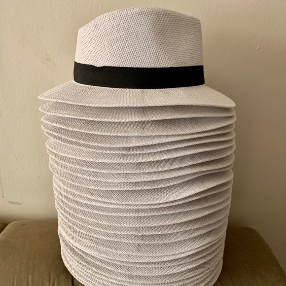 🎩 1 LEFT - White Claw Fedoras 🎩 - Picture 5 of 10